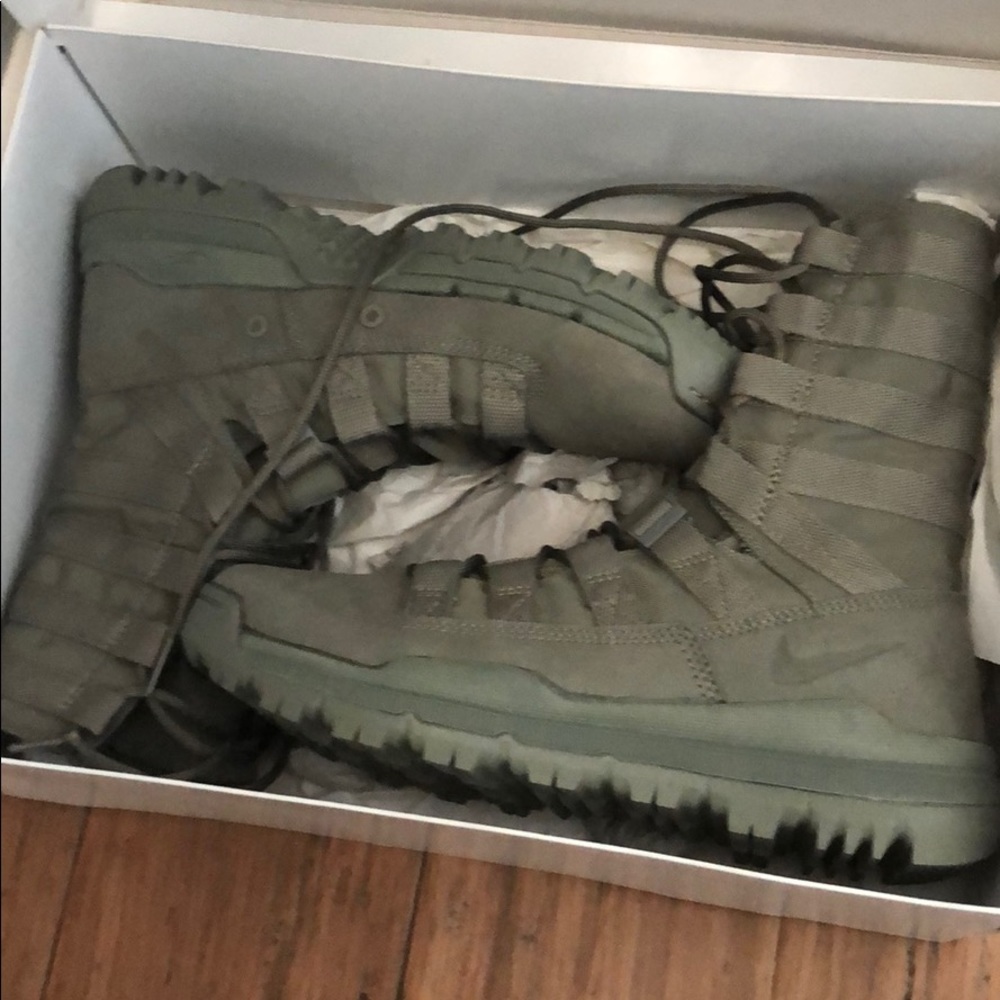 Nike SFG boots olive green